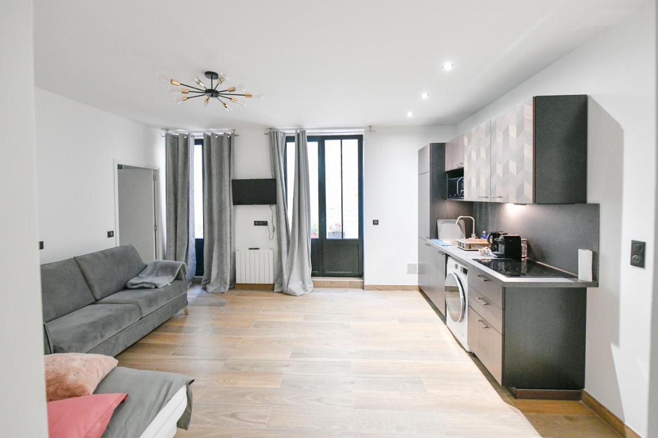 Parking Gratuit - Montmartre Charme & Patio Prive - Sacre-Coeur Metro Anvers Париж Екстериор снимка