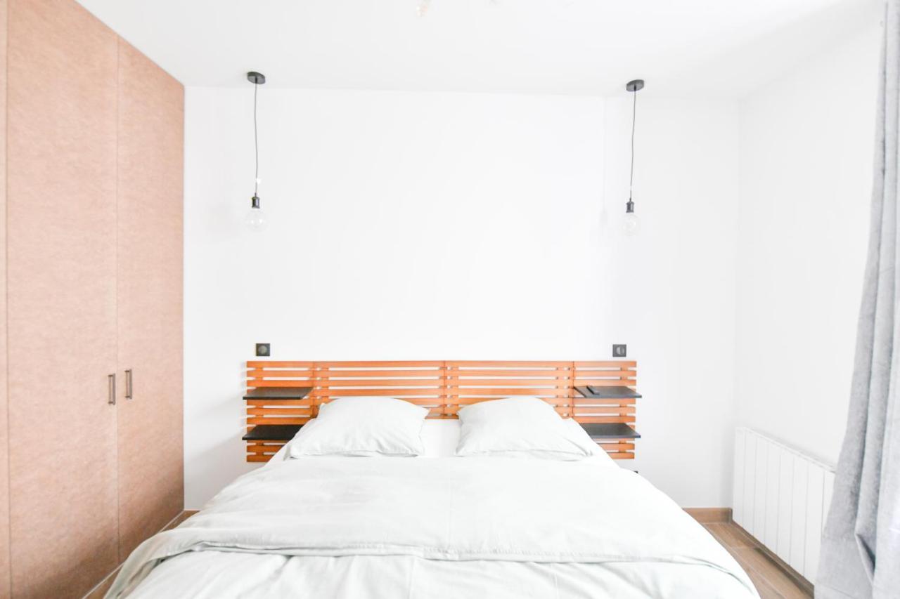 Parking Gratuit - Montmartre Charme & Patio Prive - Sacre-Coeur Metro Anvers Париж Екстериор снимка