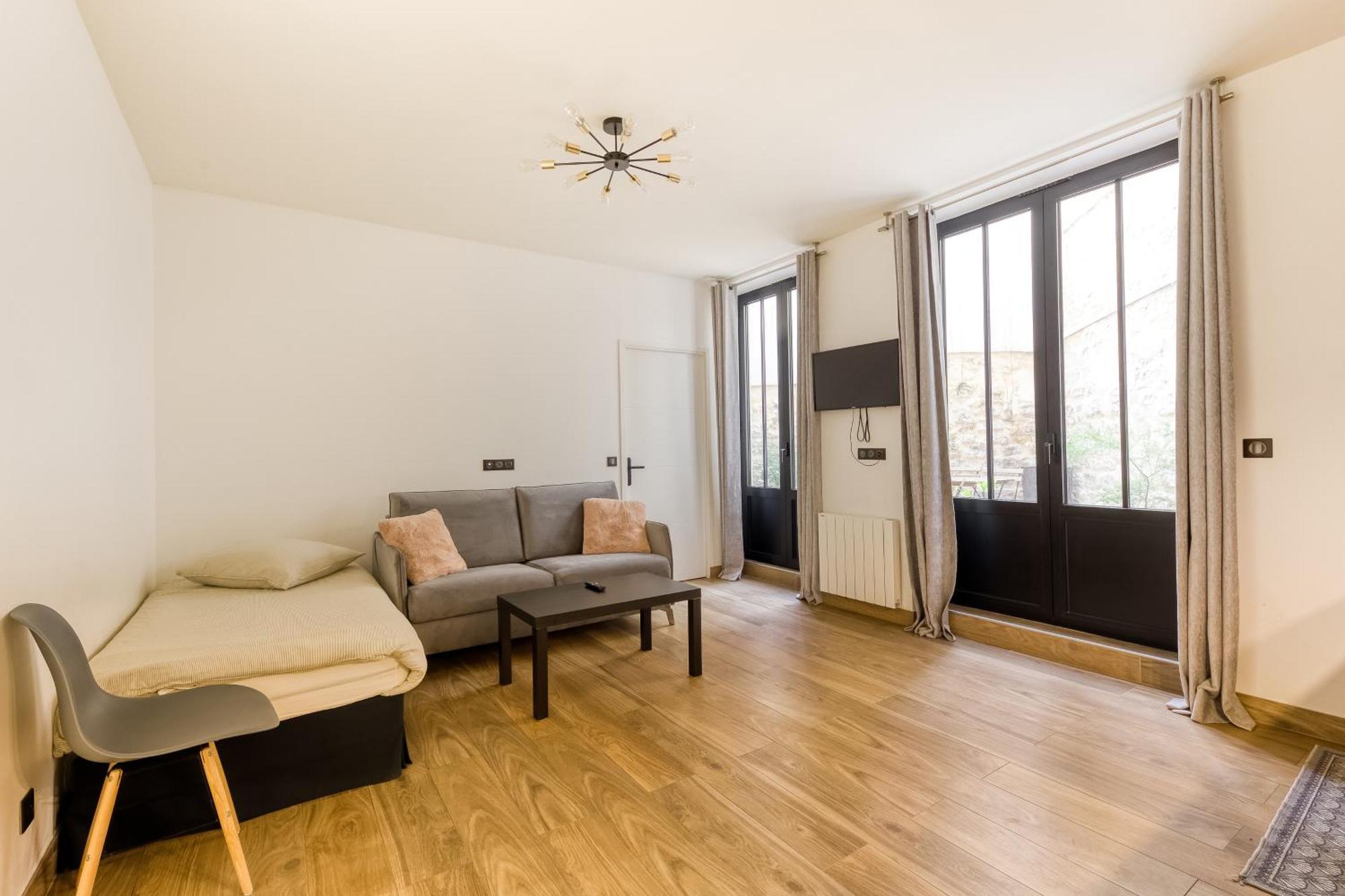 Parking Gratuit - Montmartre Charme & Patio Prive - Sacre-Coeur Metro Anvers Париж Екстериор снимка
