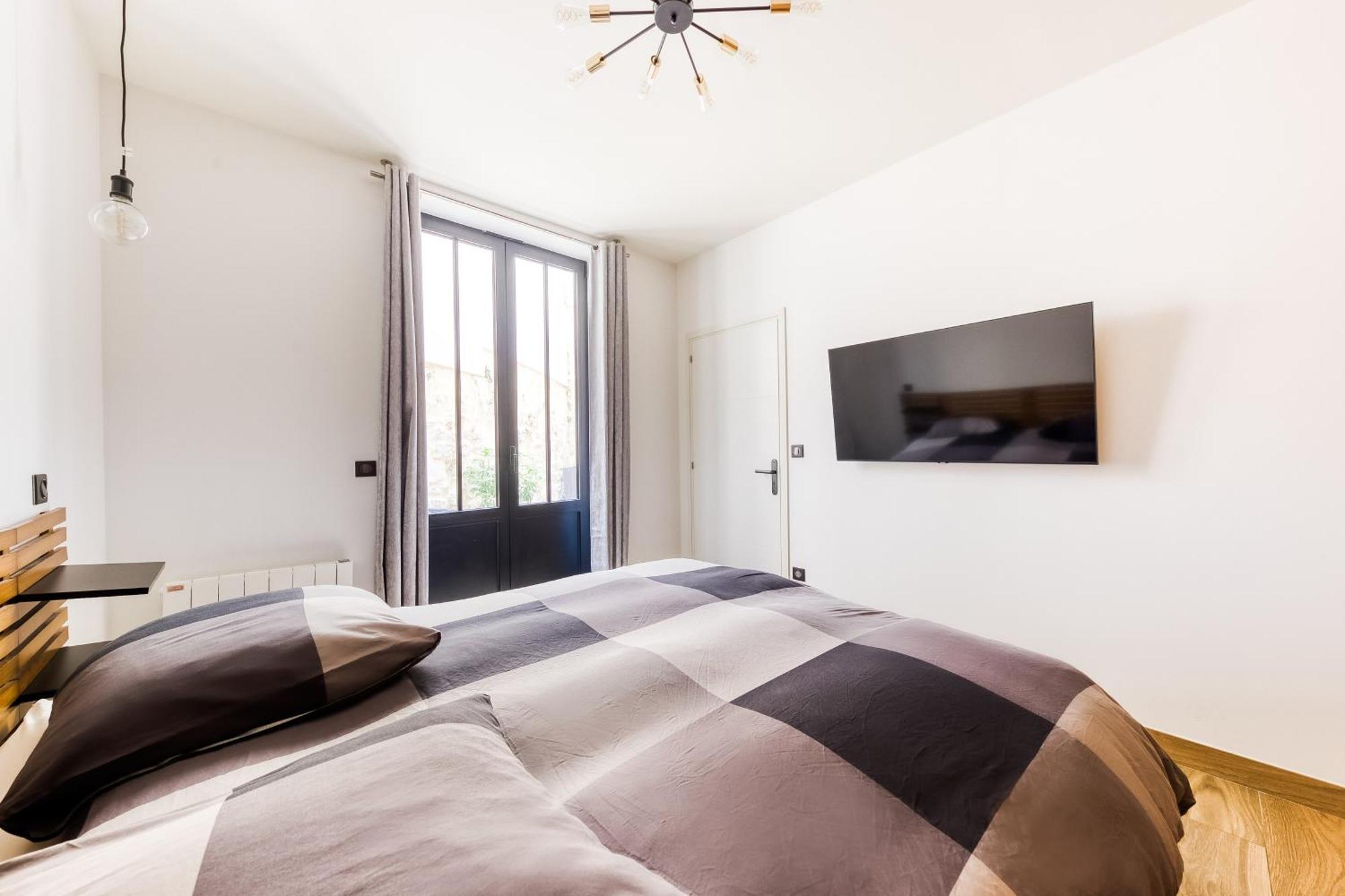 Parking Gratuit - Montmartre Charme & Patio Prive - Sacre-Coeur Metro Anvers Париж Екстериор снимка