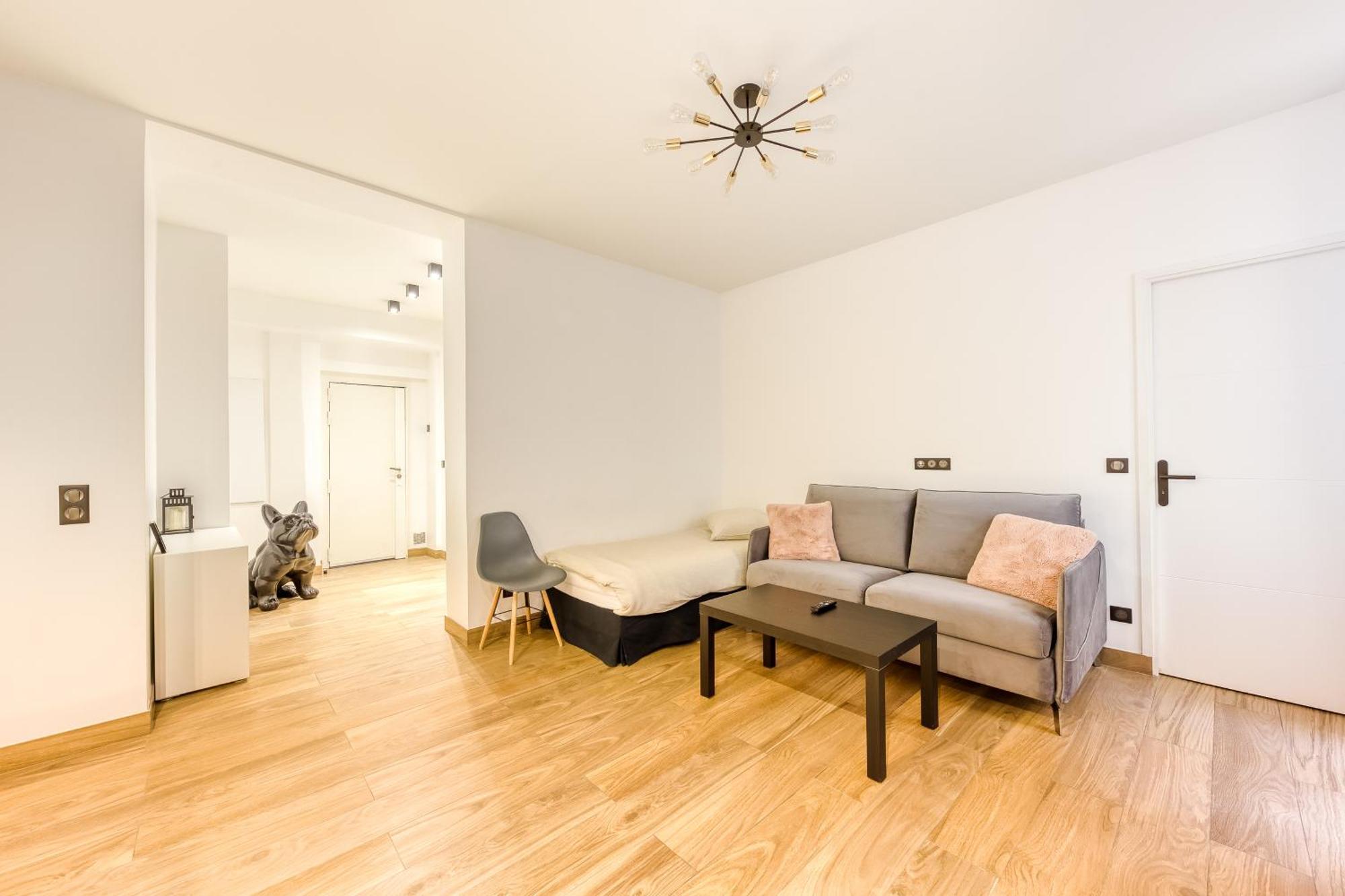 Parking Gratuit - Montmartre Charme & Patio Prive - Sacre-Coeur Metro Anvers Париж Екстериор снимка