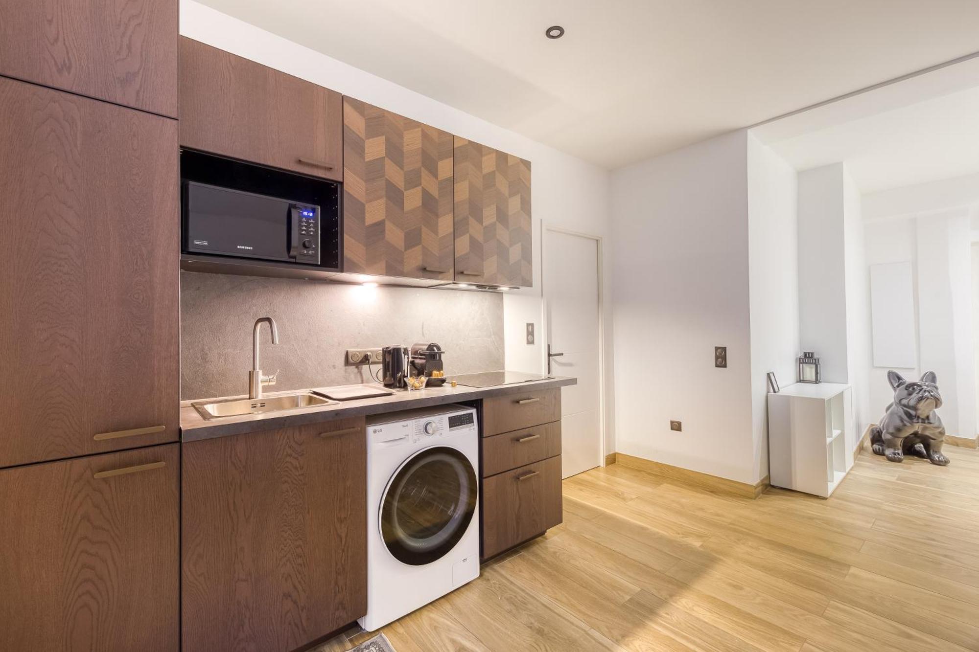 Parking Gratuit - Montmartre Charme & Patio Prive - Sacre-Coeur Metro Anvers Париж Екстериор снимка